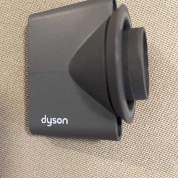 Dyson Supersonic Hair Dryer Attachments - Diffuser and Styling Concentrator - Picture 7 of 9